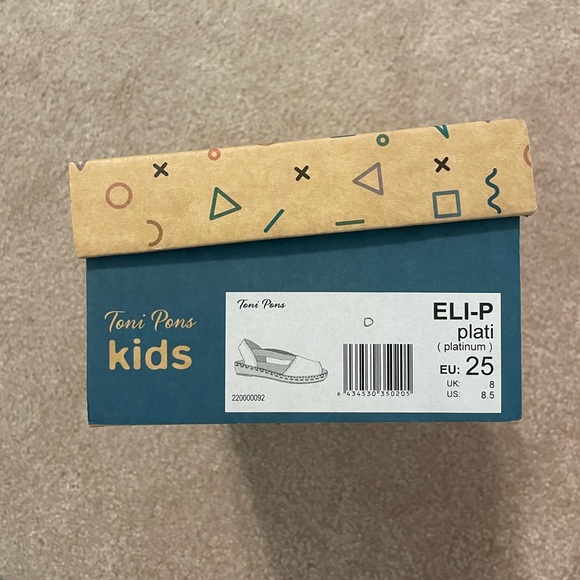 NEW Kids Espadrilles - Picture 2 of 5